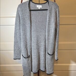 ELLE Black & White Chevron Open-Front Cardigan